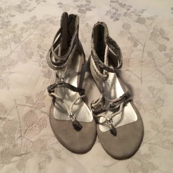 Very Volatile los Angela’s Sandals - Picture 8 of 8